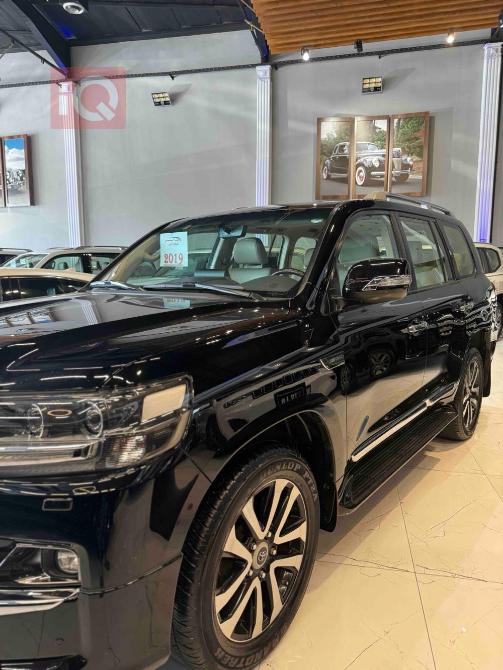 تۆیۆتا لاند کروزەر